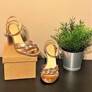 Badgley Mischka  Gold Sandal